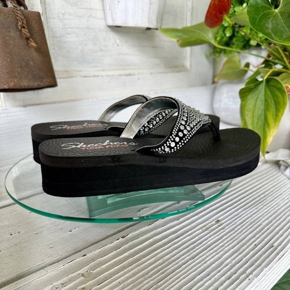 SKECHERS, YOGA FOAM, BLACK, CALI VINYASA-STONE CANDY SANDAL. SIZE 9 - Picture 4 of 7